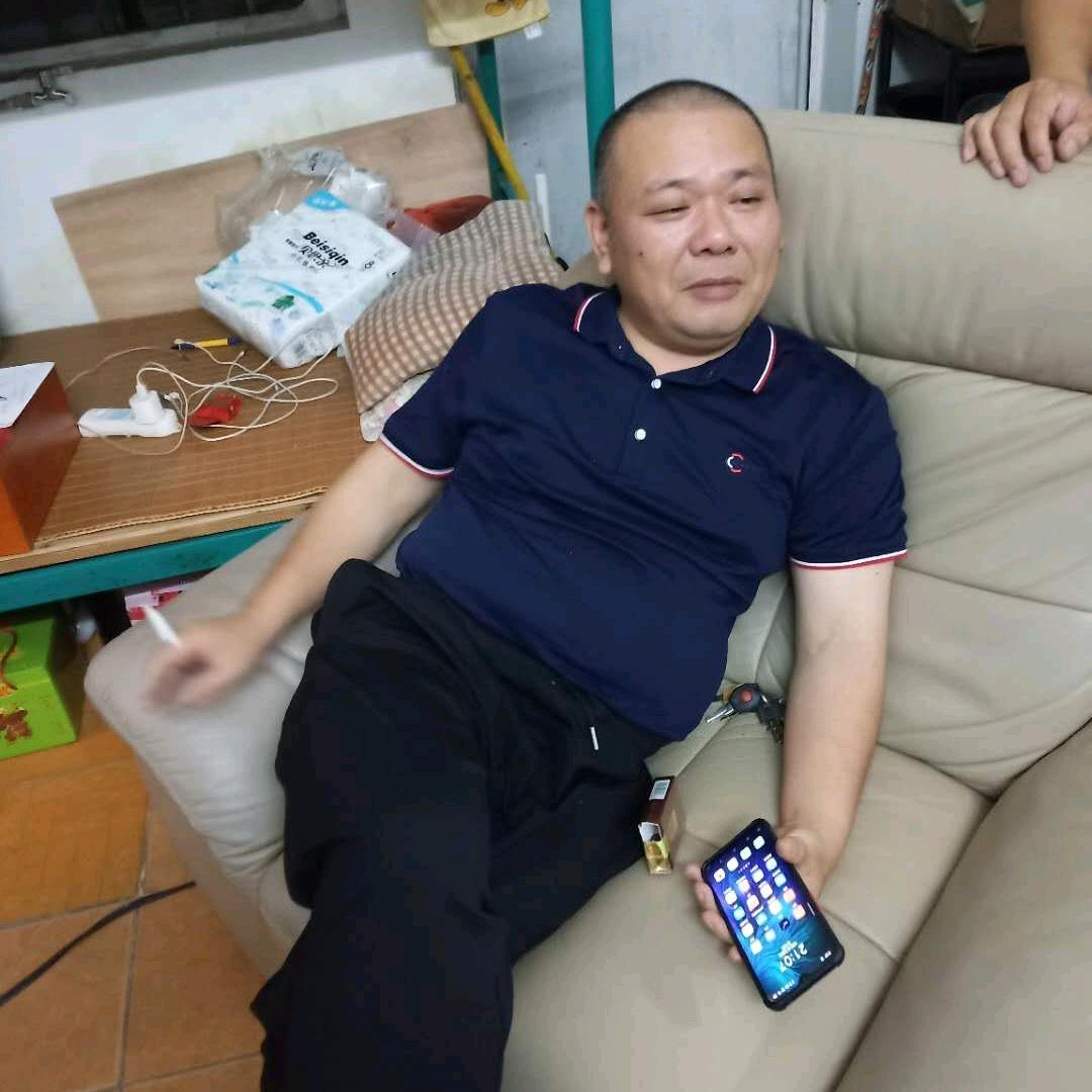 李财隆