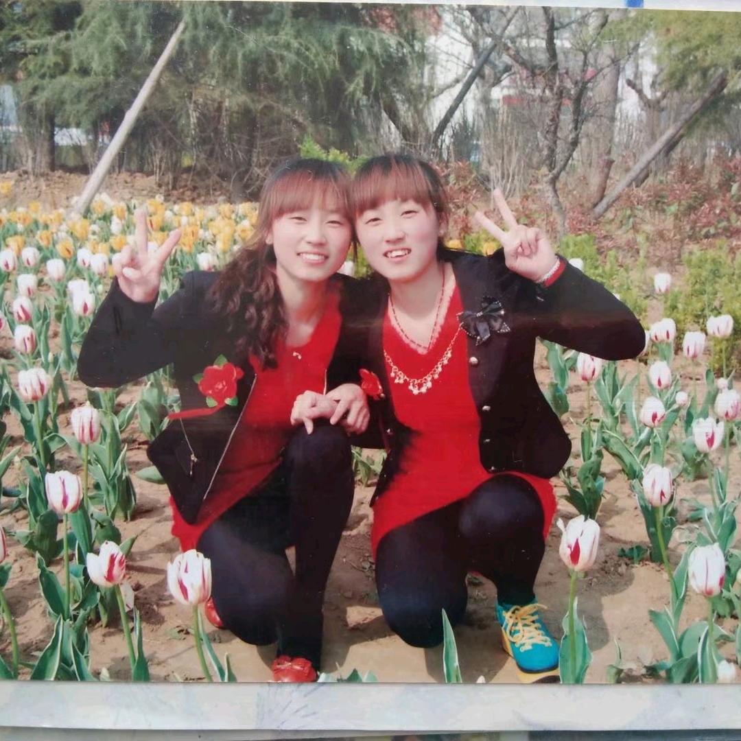 双胞胎姐妹🌹姐姐