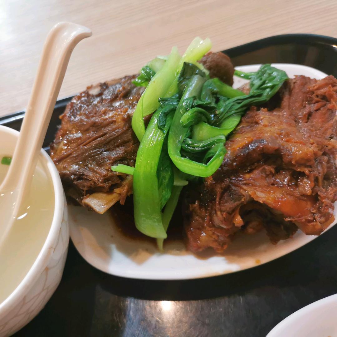 光照亮的地方头像
