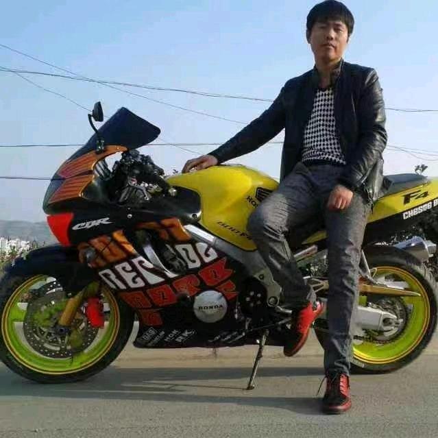 张朋涛，养梅花鹿