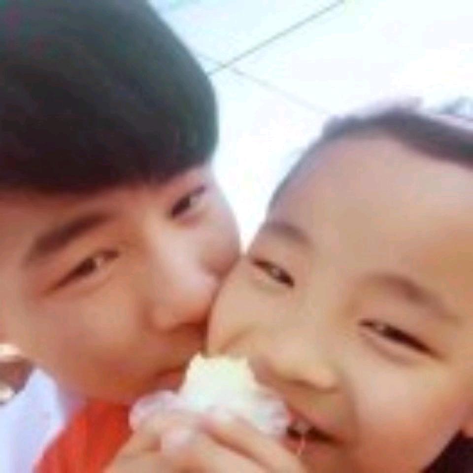 幸福一家人😘😘