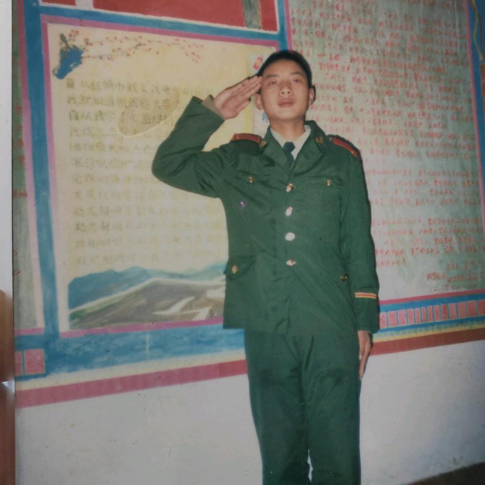 退役军人（川军梁博）