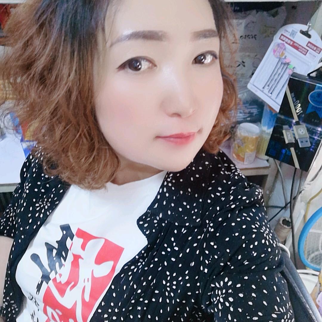 嫣然笑尽倾城