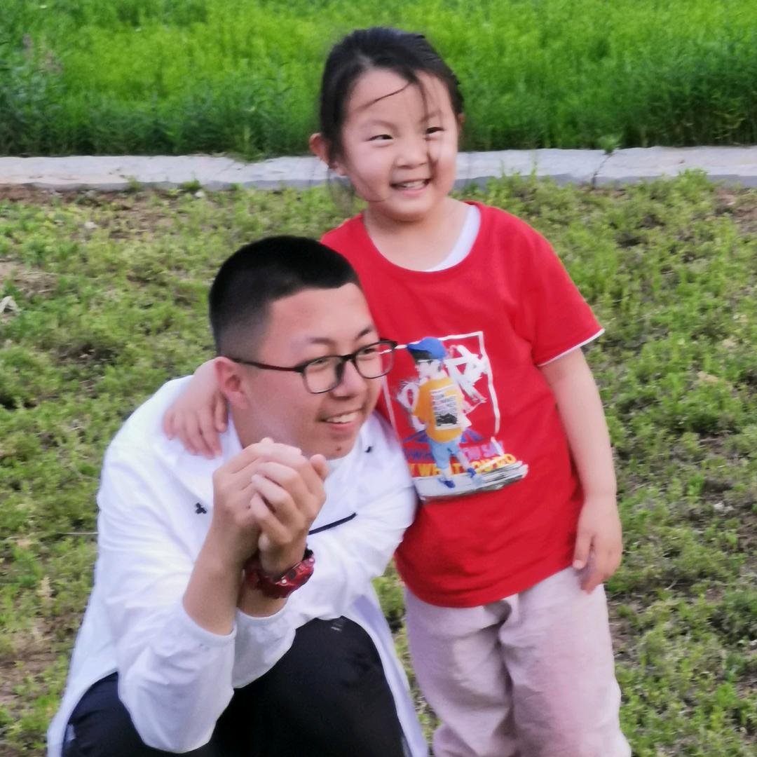 我的影子顾盼我