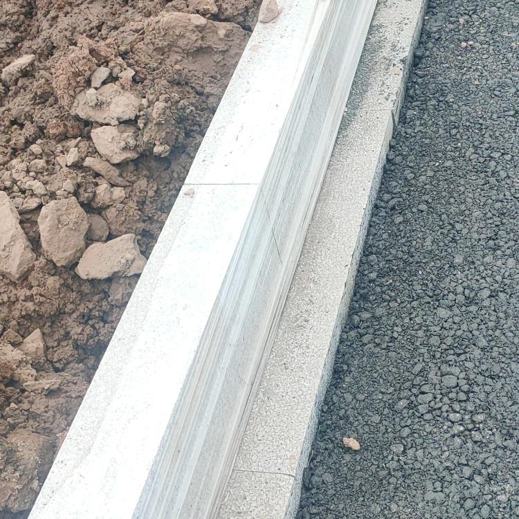 路岩石突击团队