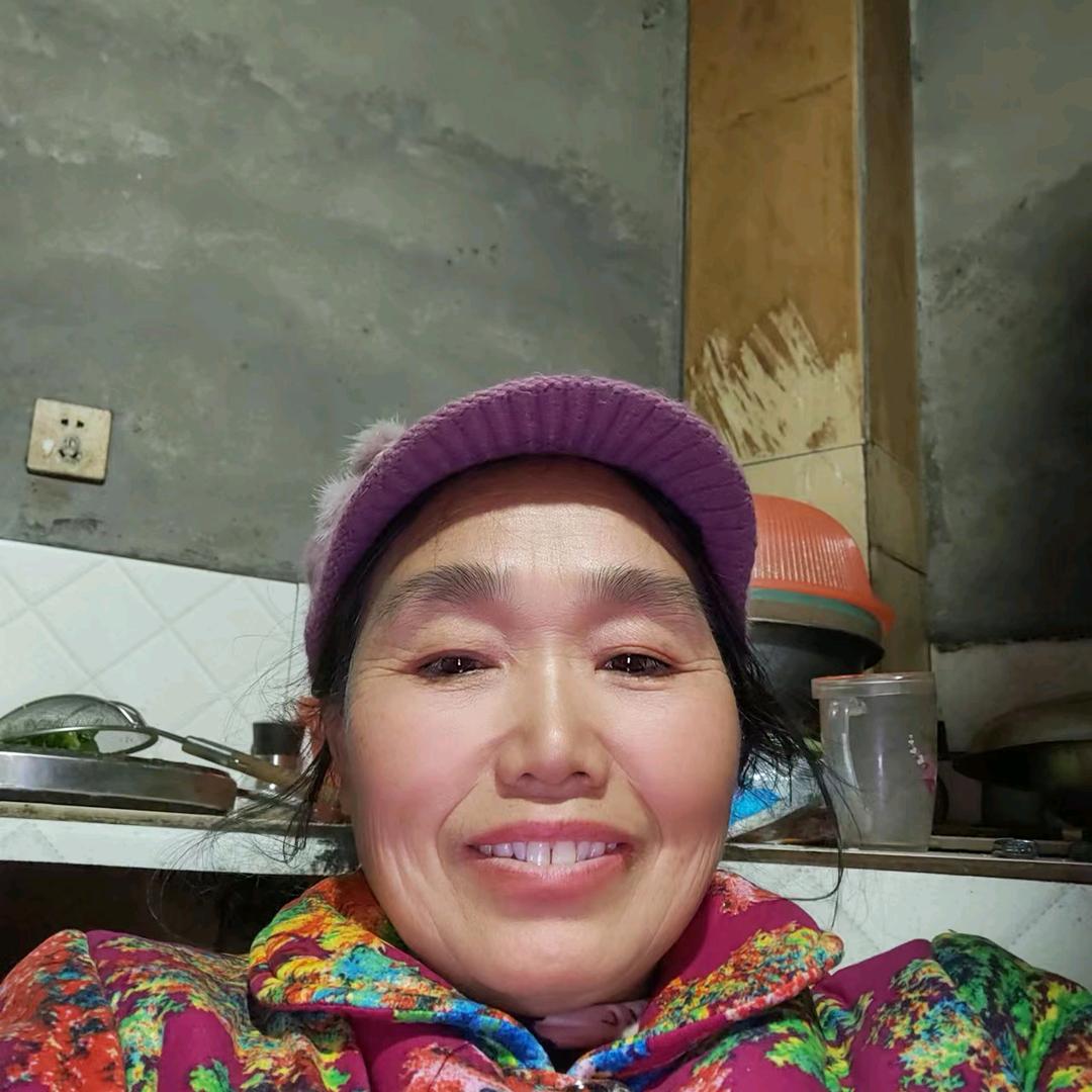 菲菲吖