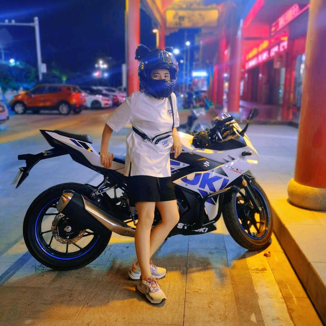 佛系机车女娃