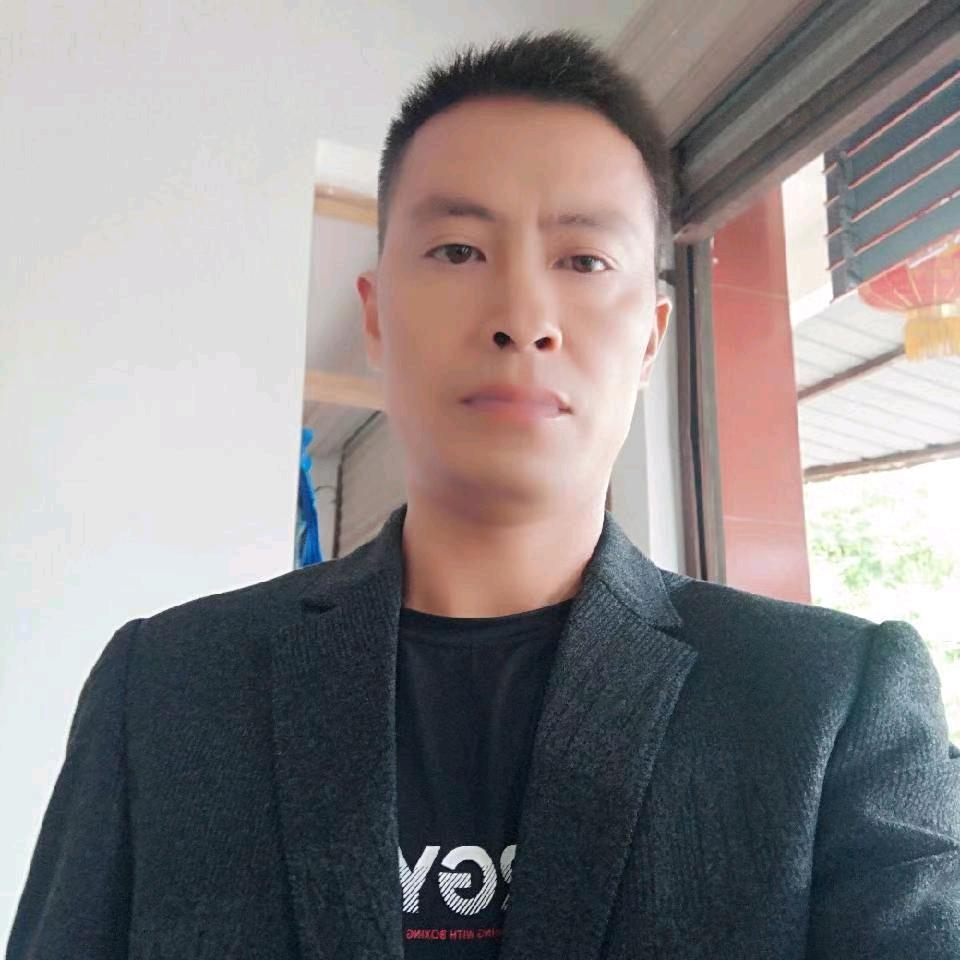 瞄准目标  ：