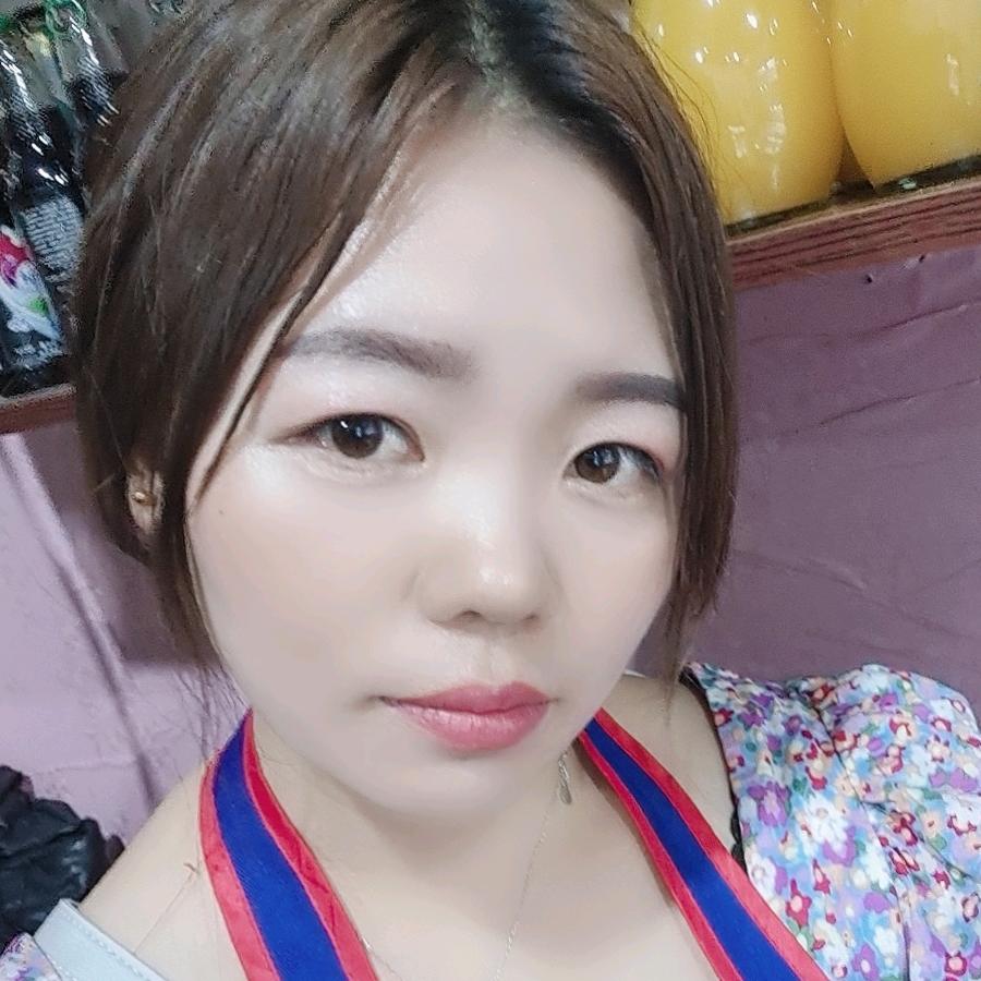 秋天的枫叶🌻