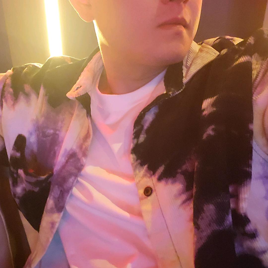 陳哈哈。