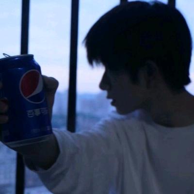 爱嚼樟脑丸子