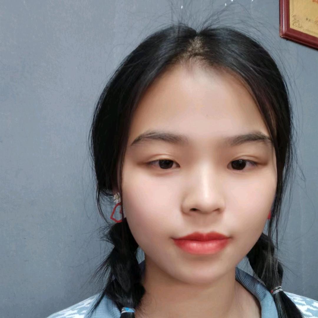 发光的少女