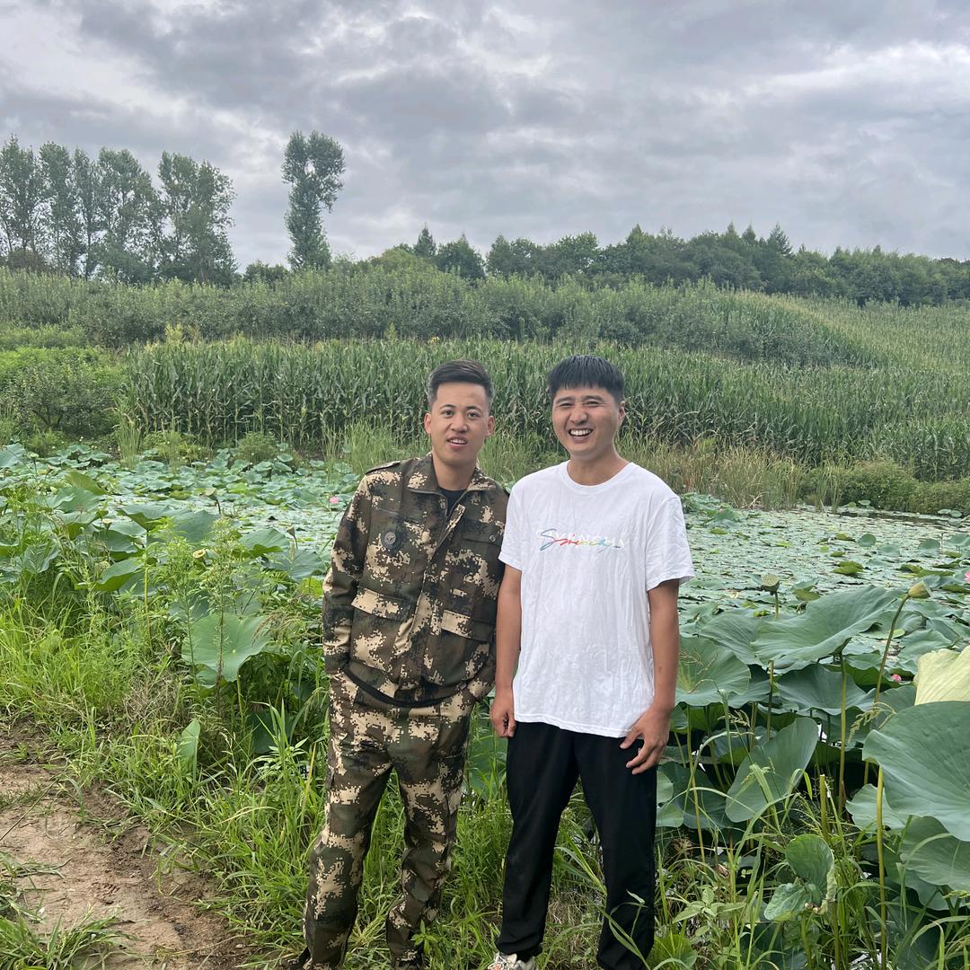 东北两只村草