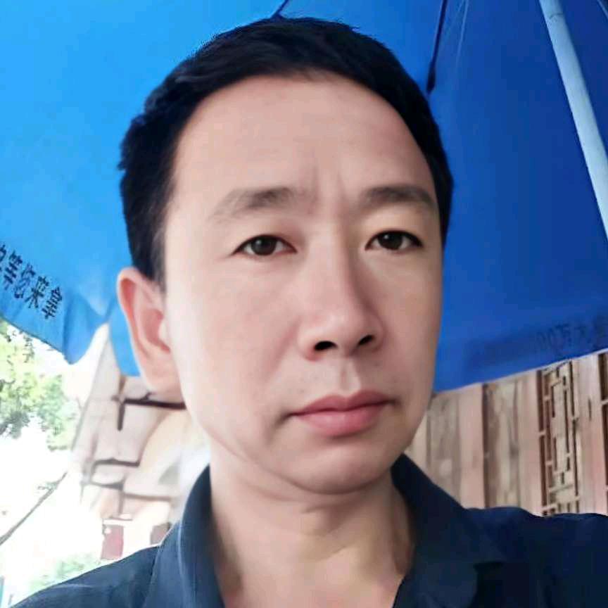 旅游客运车