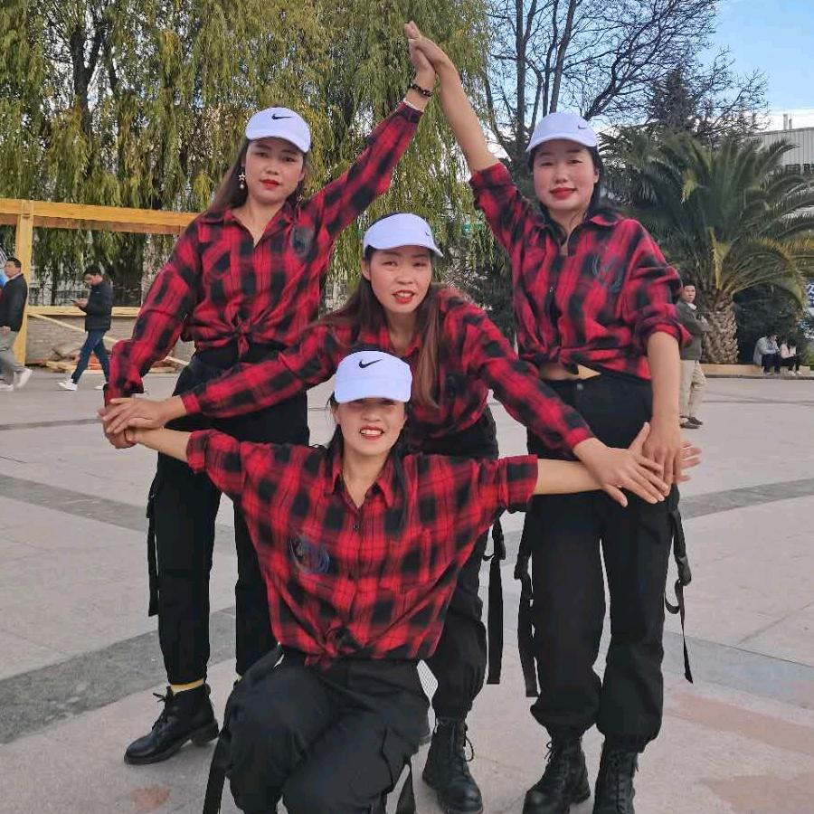 兰坪县唯美墙艺建材店😜️关