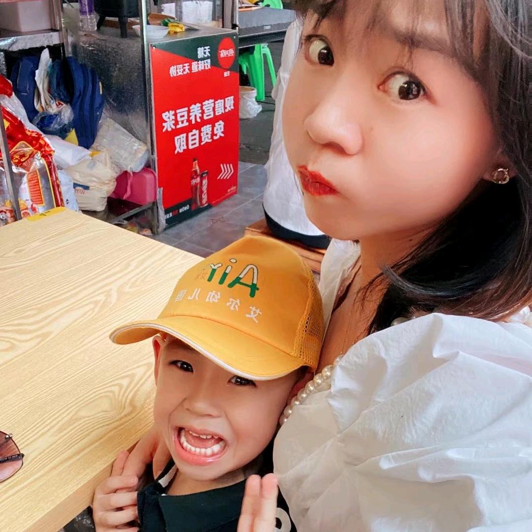 开自助棋牌室的小舒