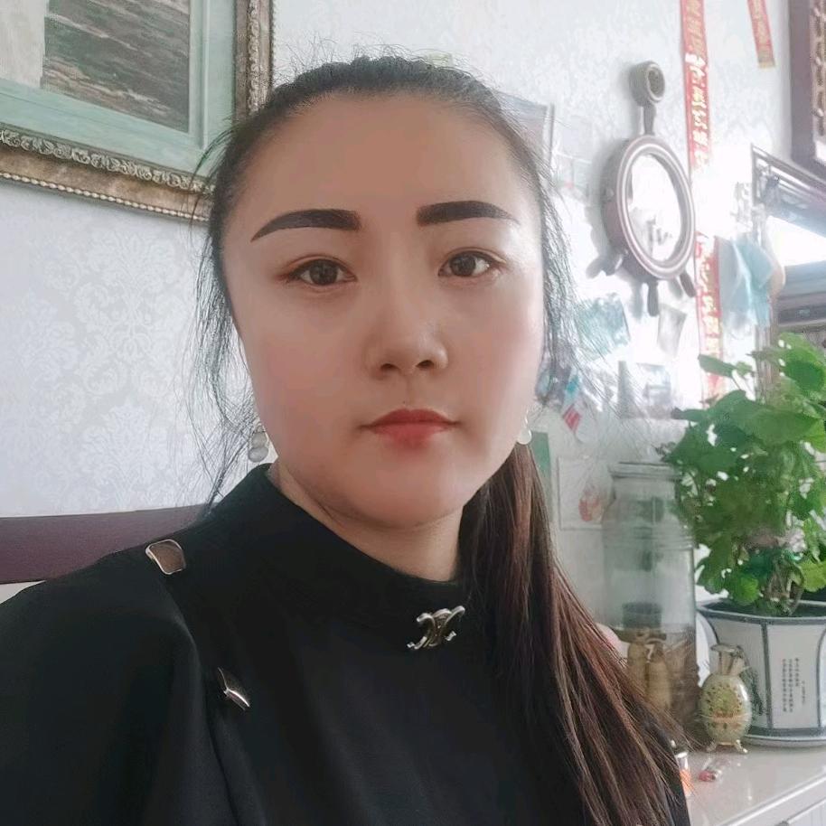 喜欢橄榄花的宫正天头像