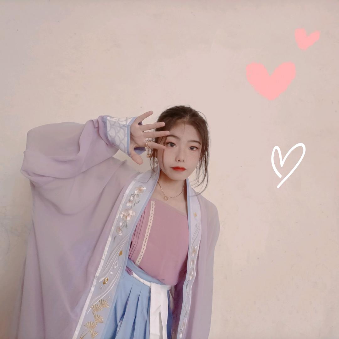 小梁同学