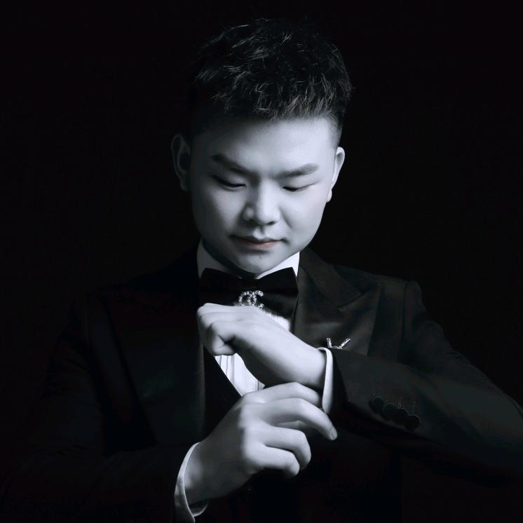 毕节烫发李金泽