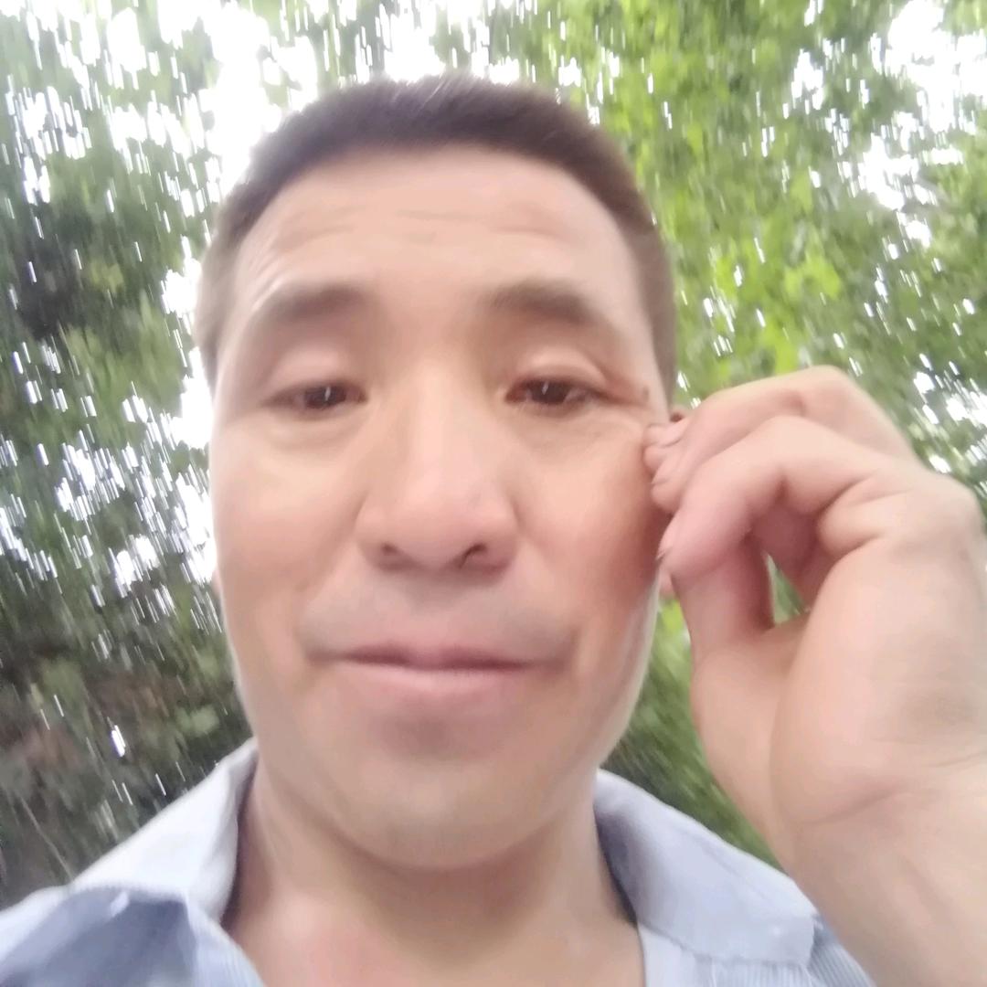 小帅哥