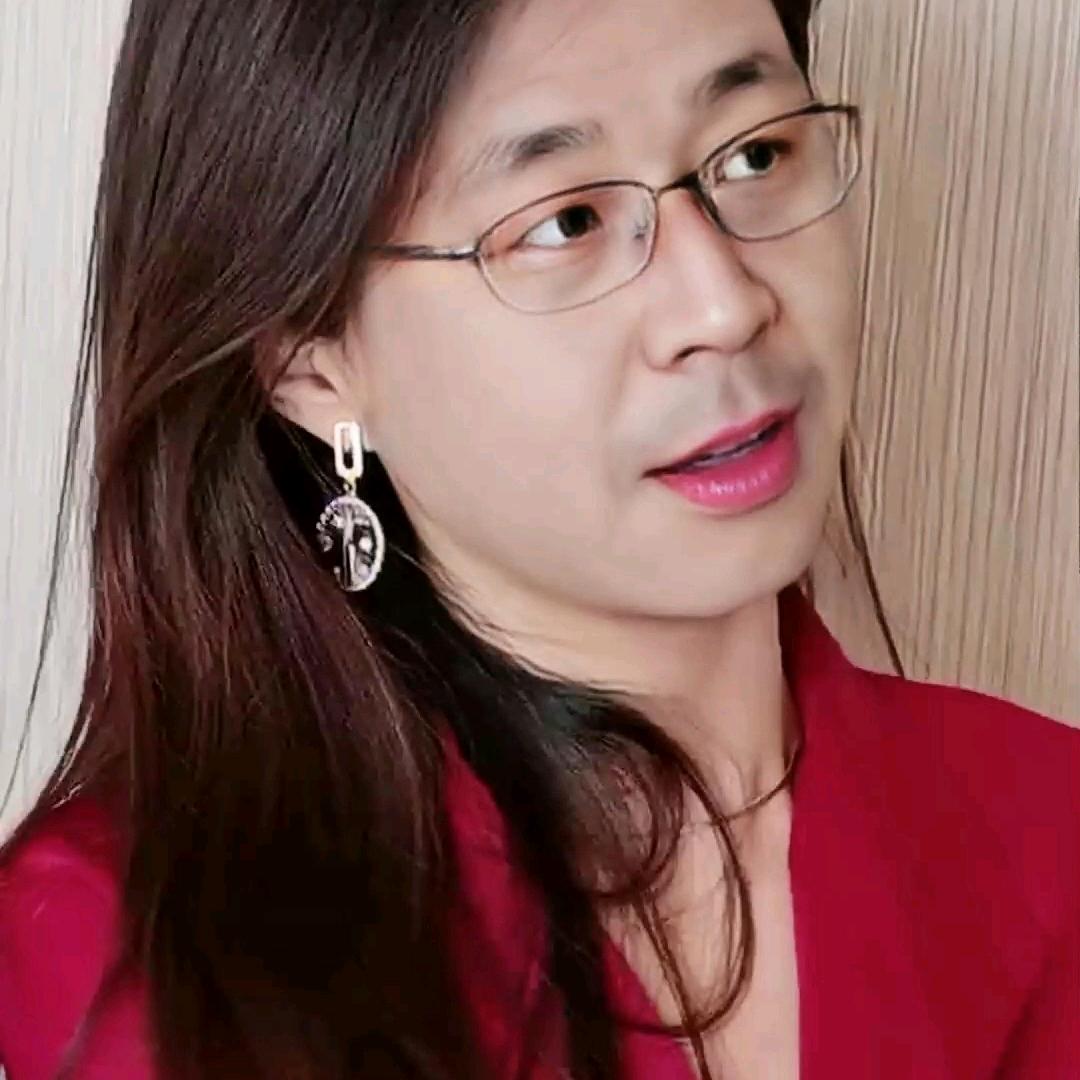 贵三弘