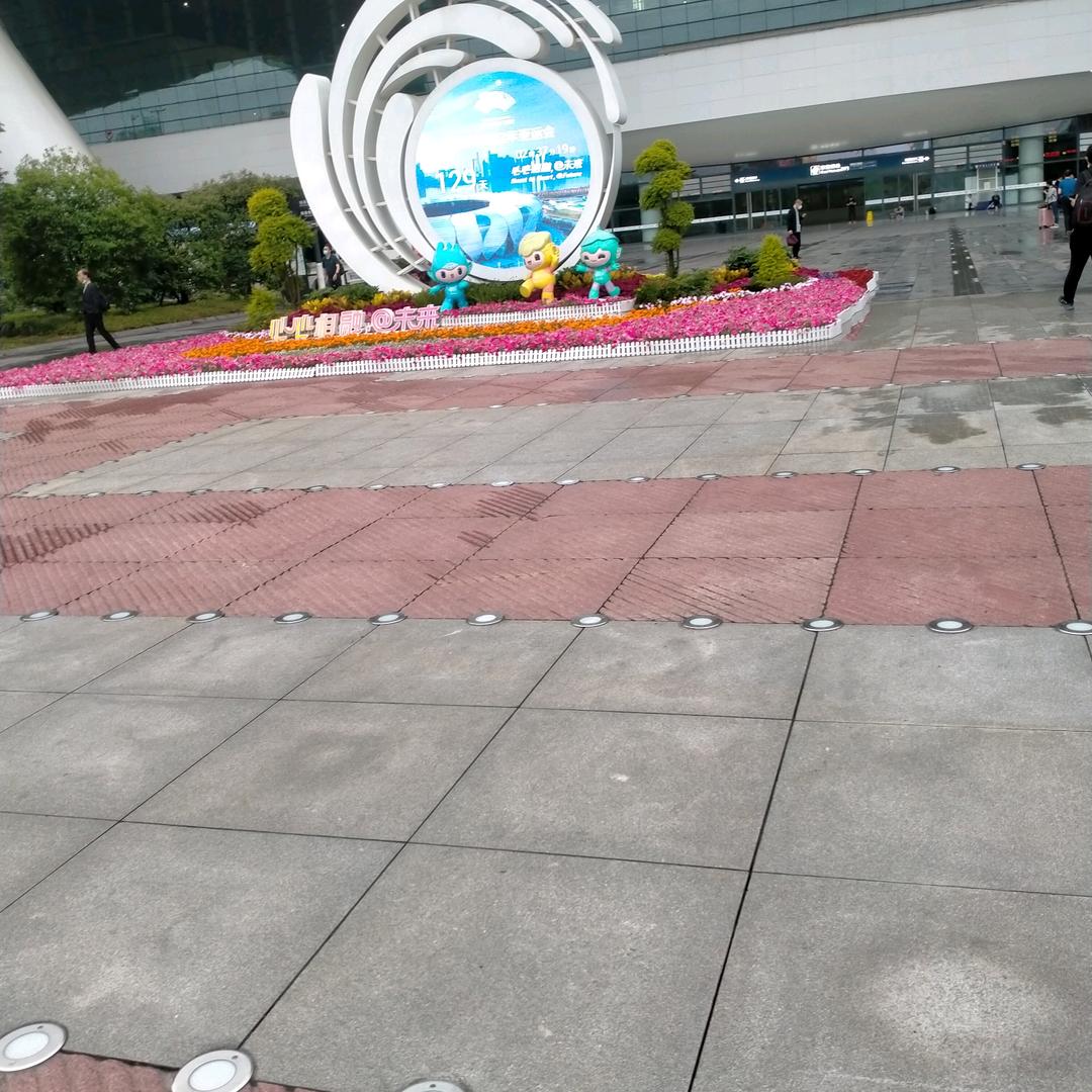 笑在脸上苦在心上