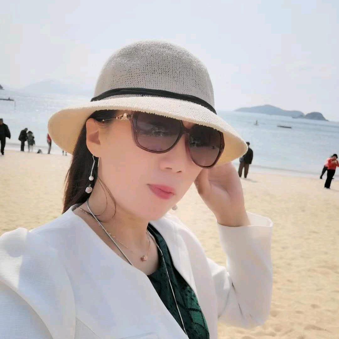 蕴莹红娘
