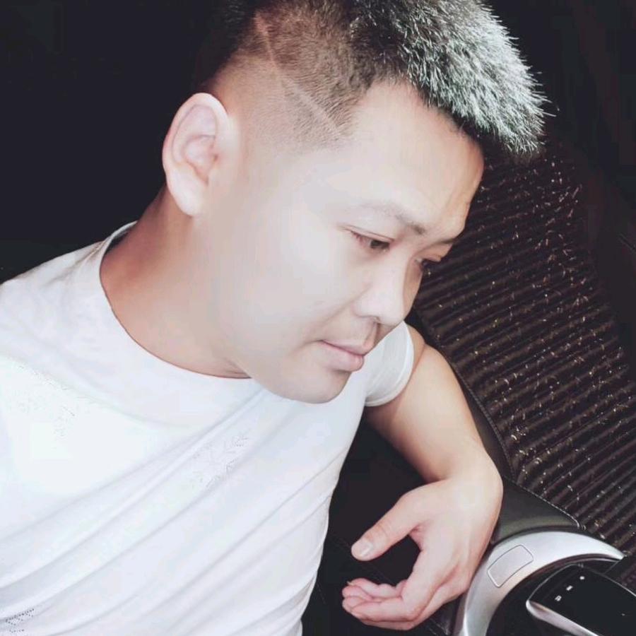 大头仔精酿啤酒羊蝎子。