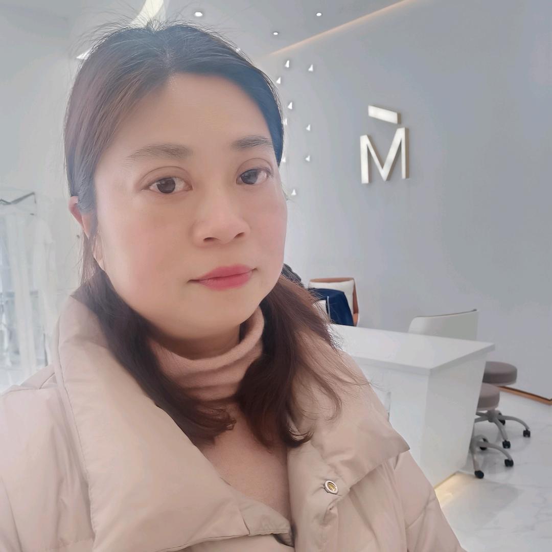 开心LY~林瑶