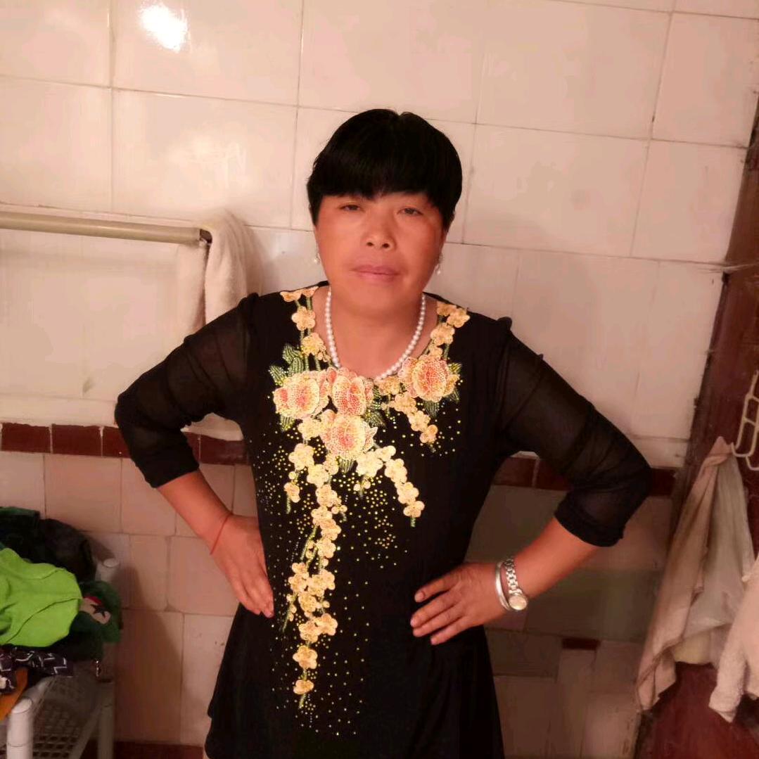 开心幸福的一家人