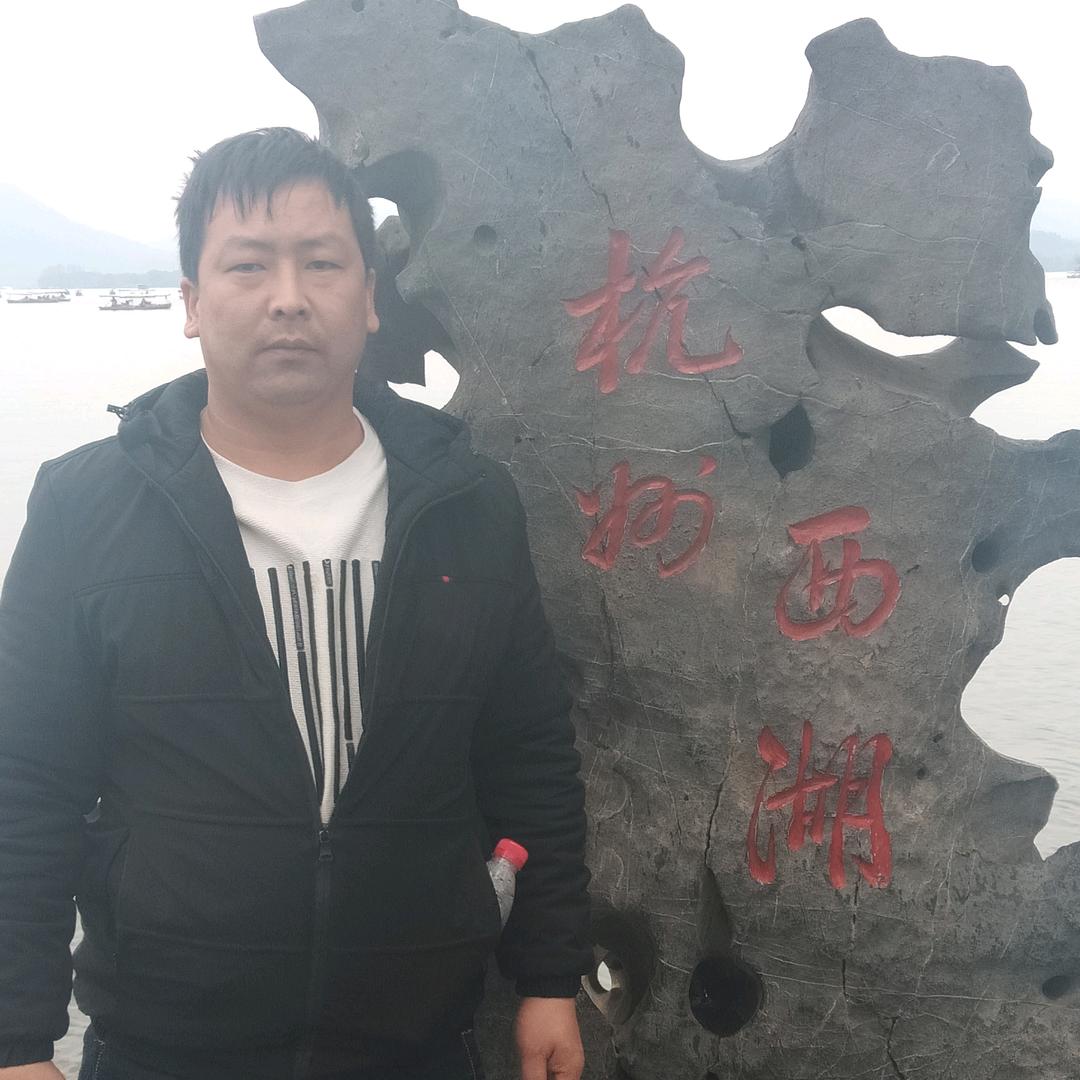 来瓶二锅头