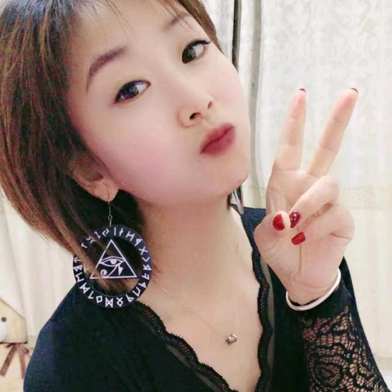 扎起刘海依然美丽