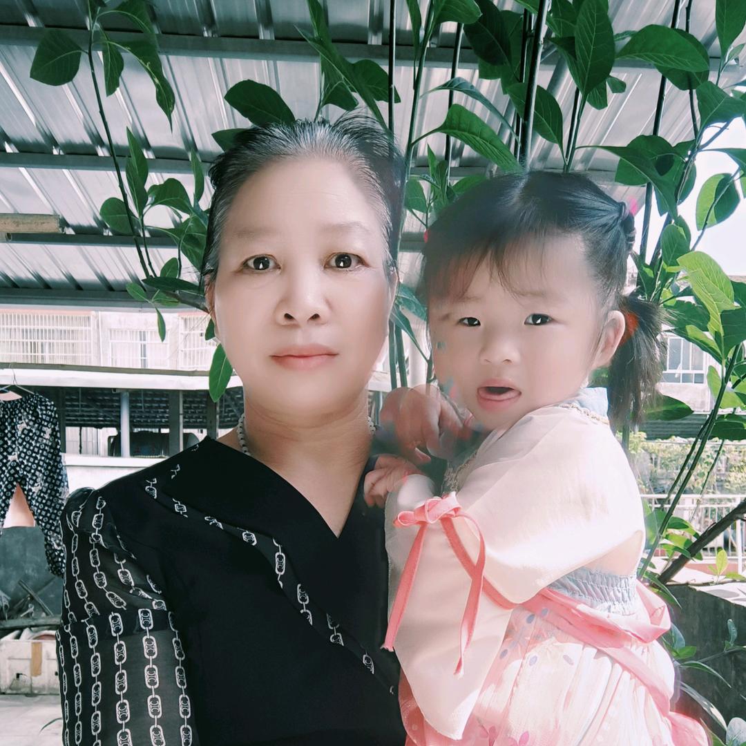 莹莹奶奶中午12点1O分