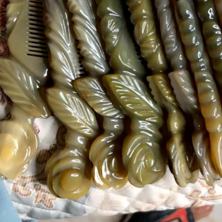 秀秀工艺牛角梳