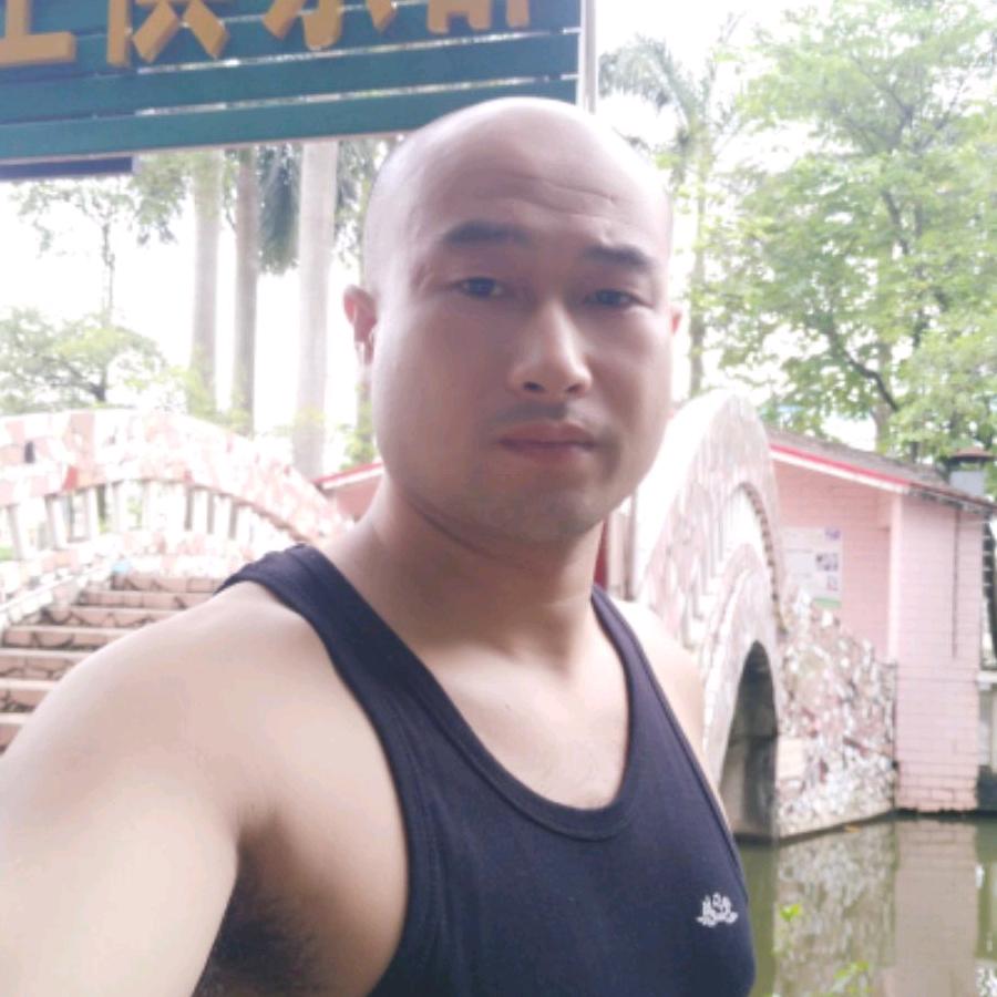 开心的豆腐哥