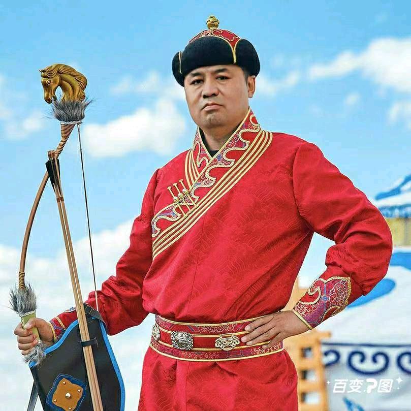 兴    鹰