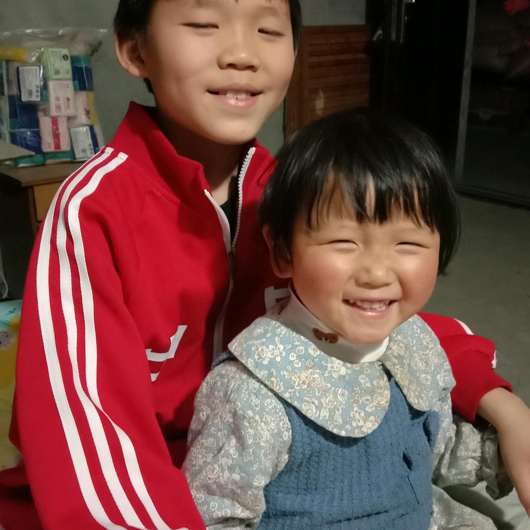 孙孑和孙女合照小希望