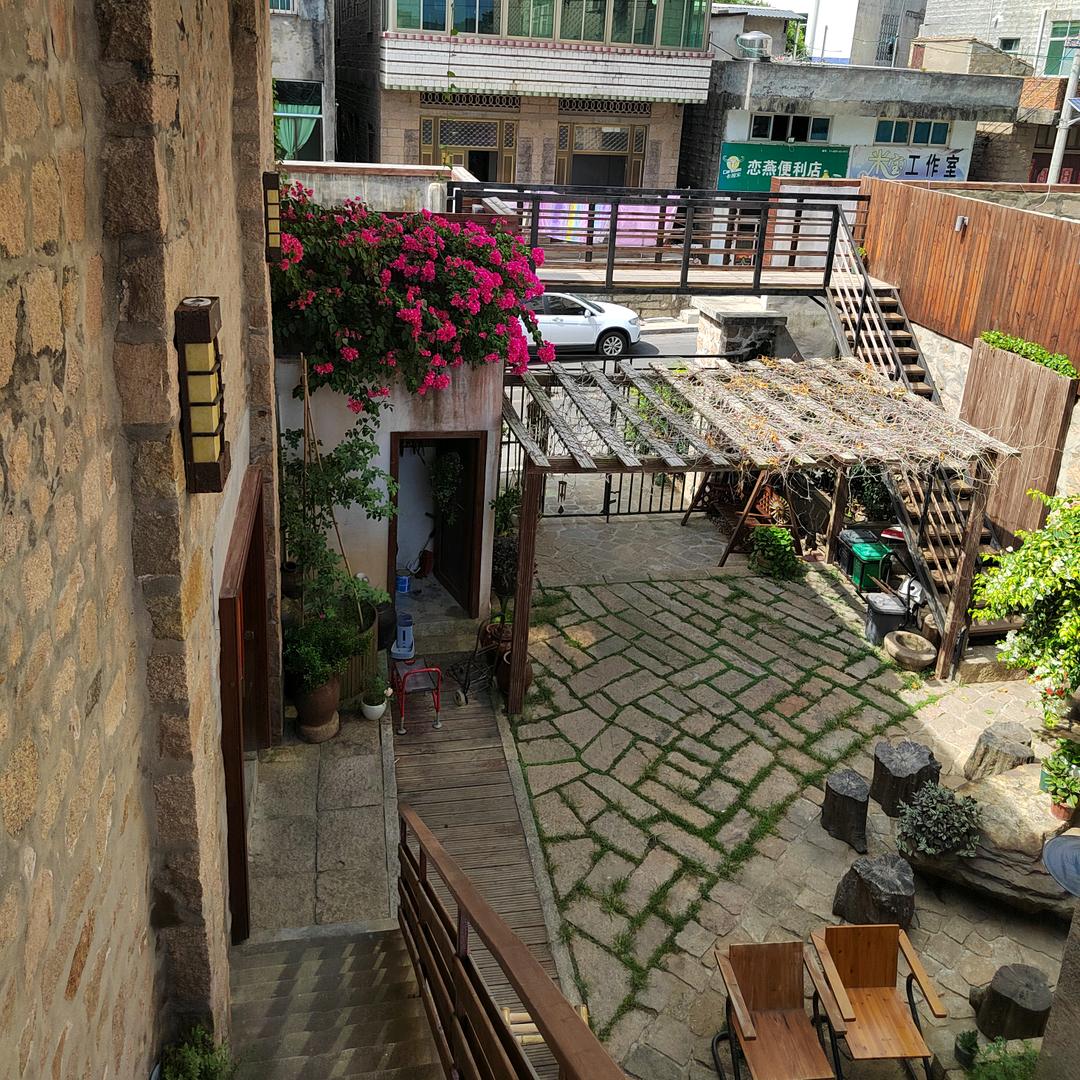 蓝眼泪的男朋友-平潭梦山遇海客栈