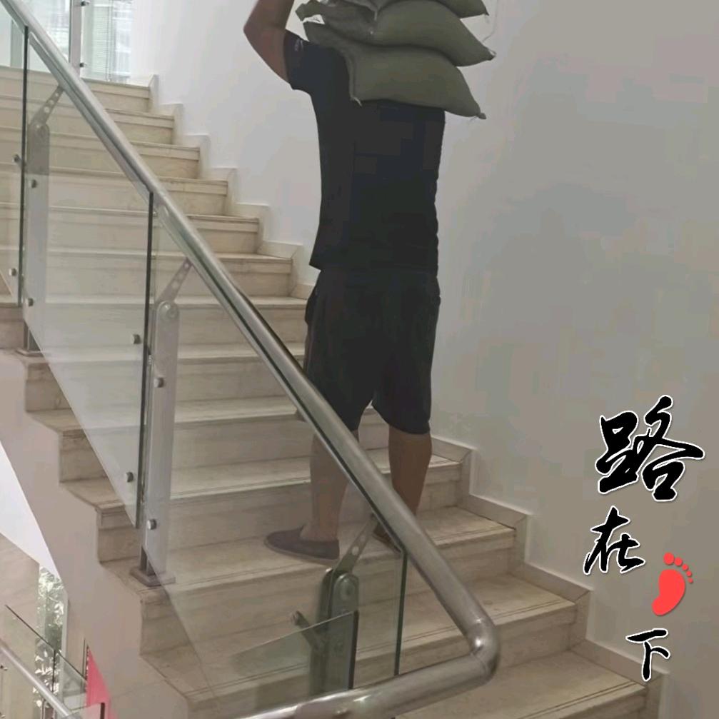 又一佳寄卖行，水泥沙石。