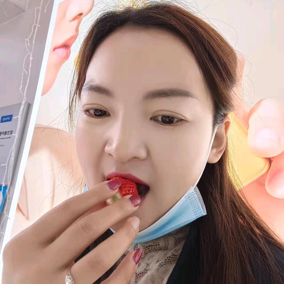 琳琳。