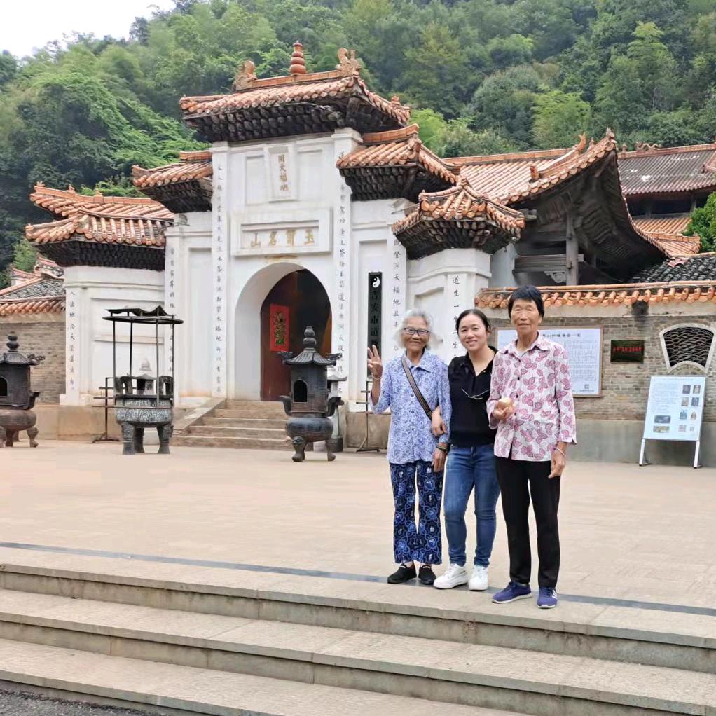 新干林昌地板~楼梯扶手曾姐