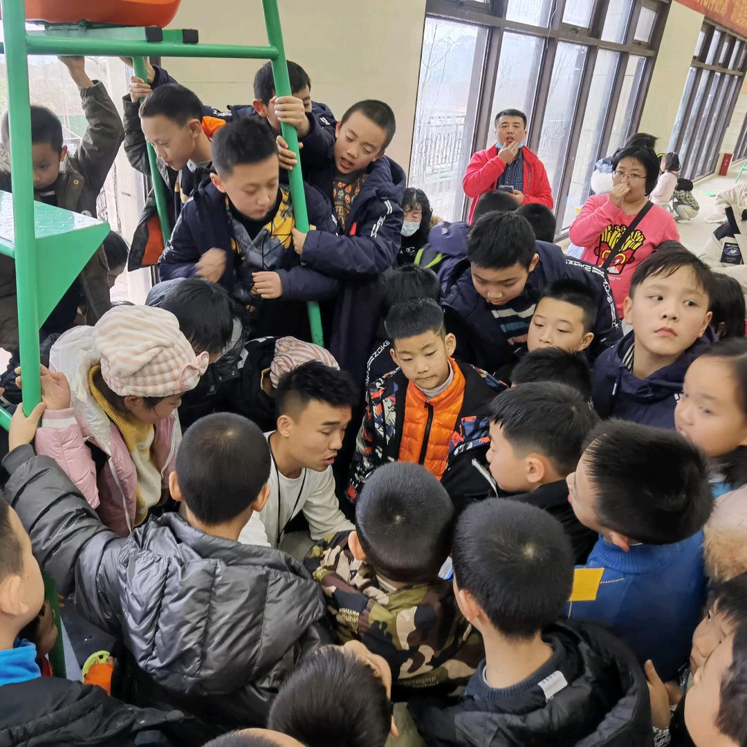游泳教练杜佳鑫