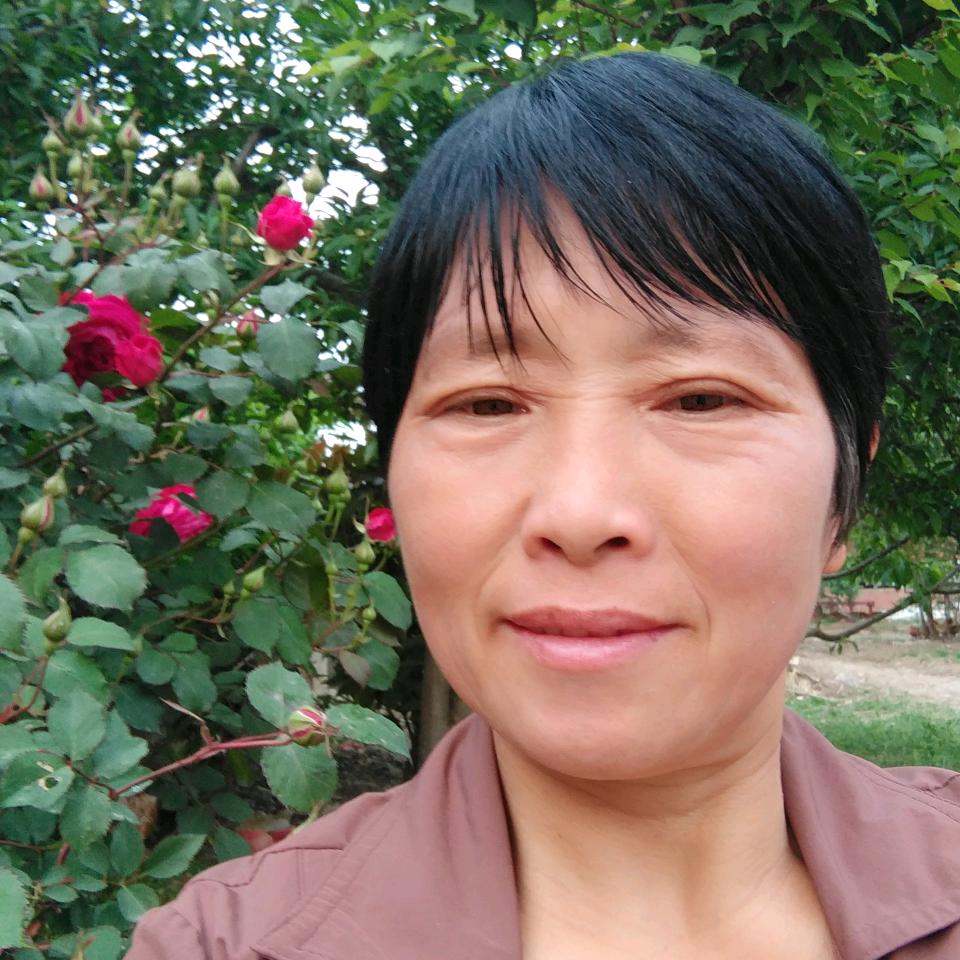 我叫李芳。小学二年级。助手。