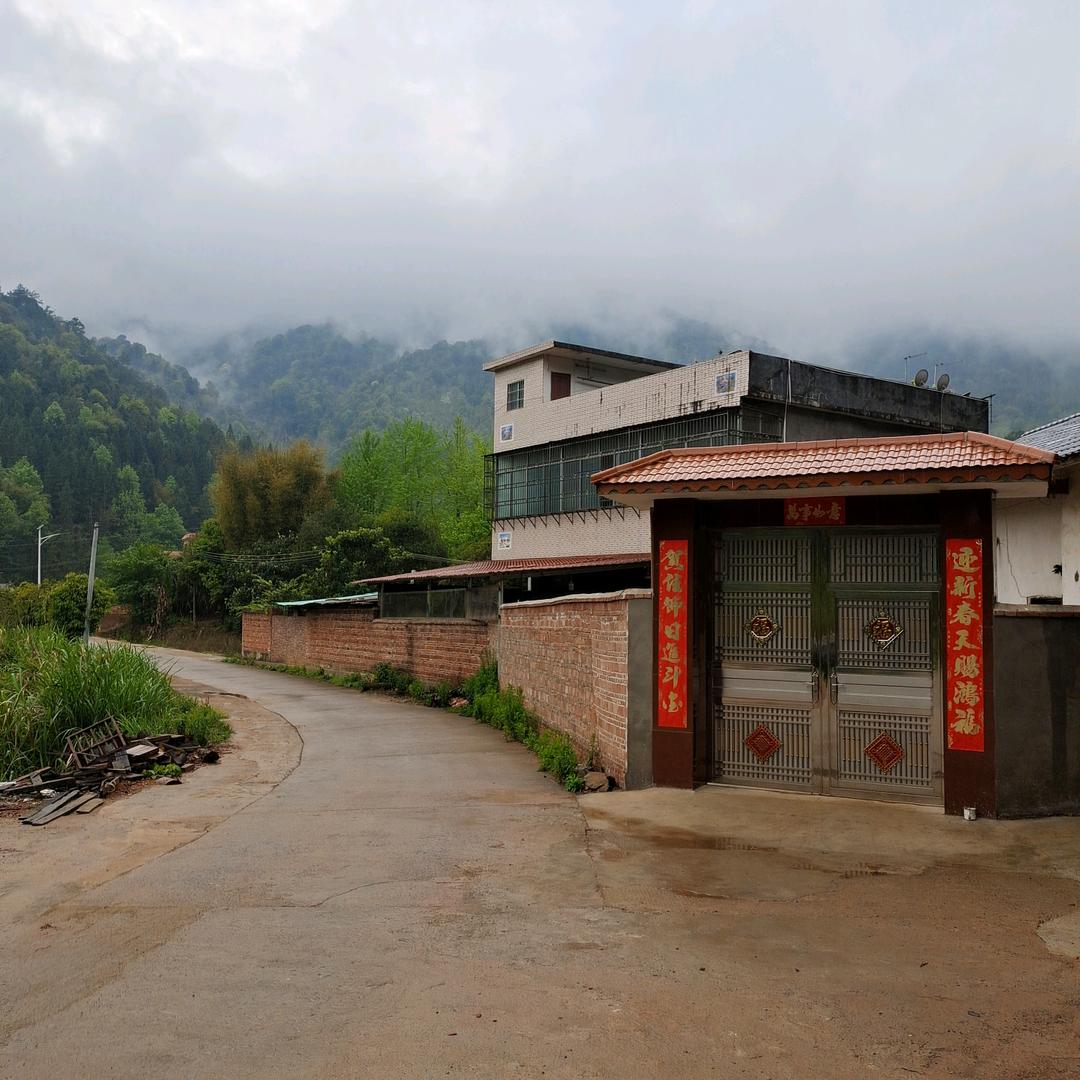 下洞君子岭俊洪农家乐