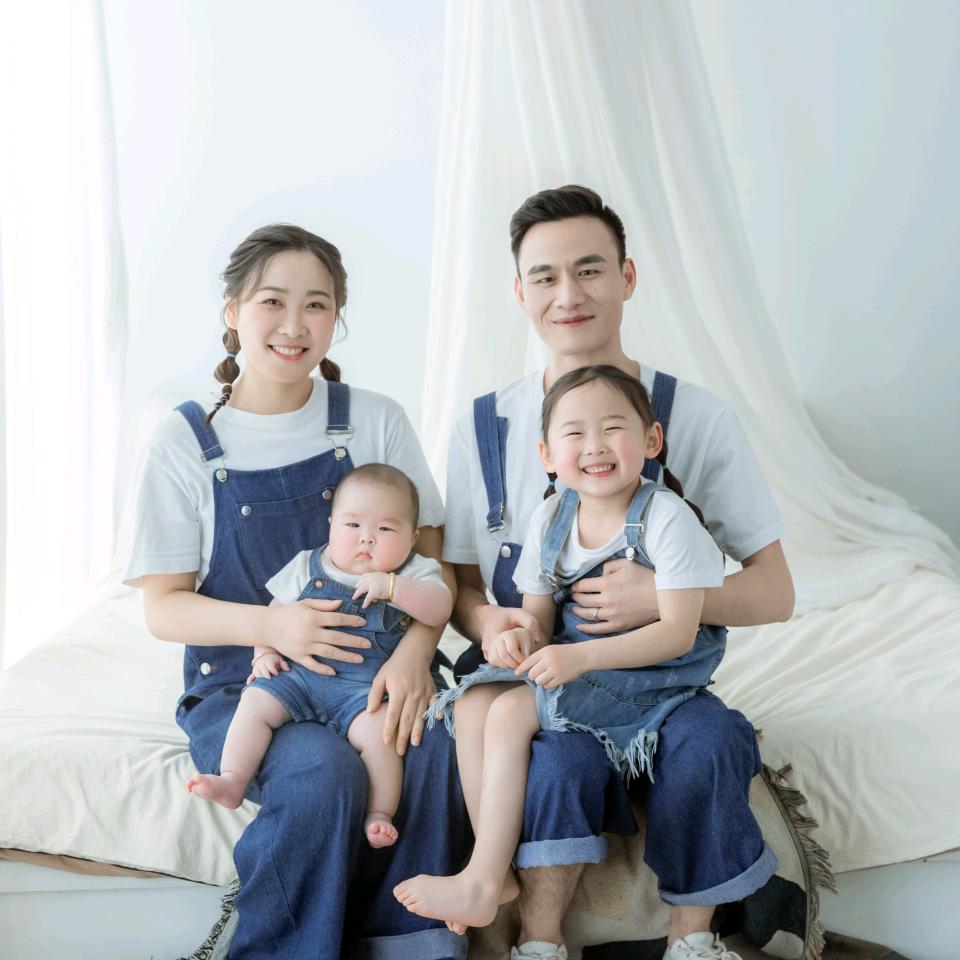 苗爱国（俩个女儿的爸爸）