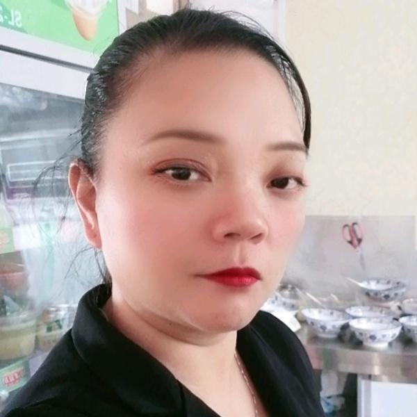 唐姐红烧牛肉面，酸辣粉，炸酱面，特色小吃