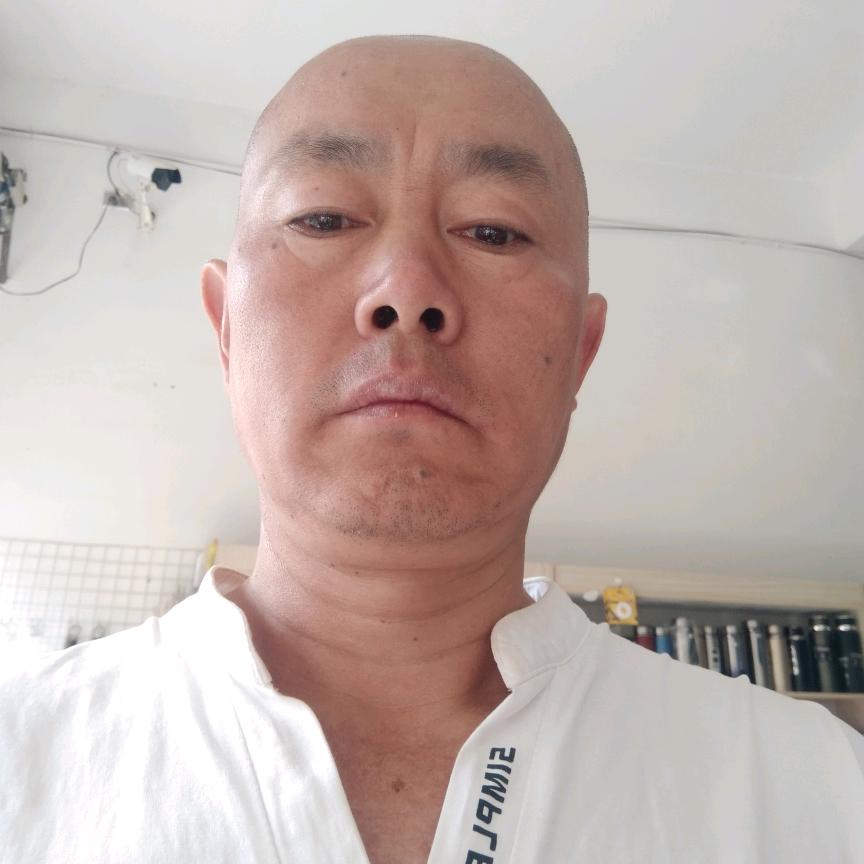信义兄弟何金安