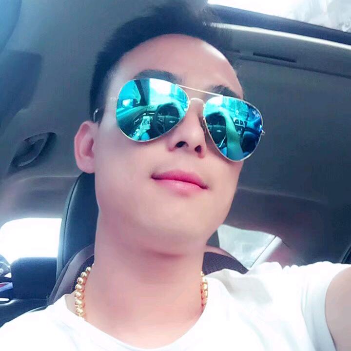 💕💕放肆的笑掩饰不了内心的痛