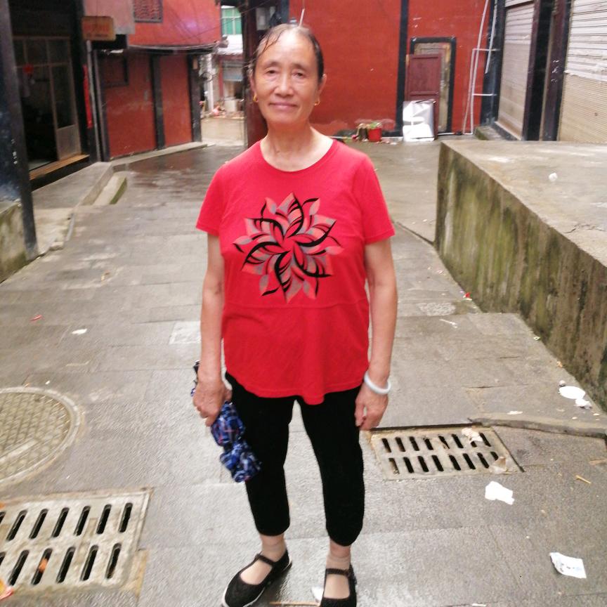 六个孙子的奶奶