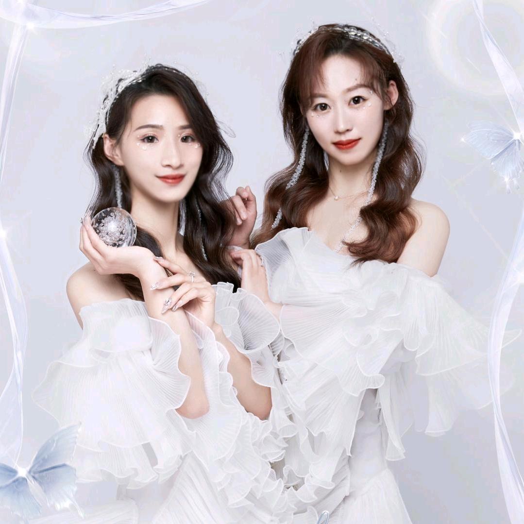 一根藤上两朵花